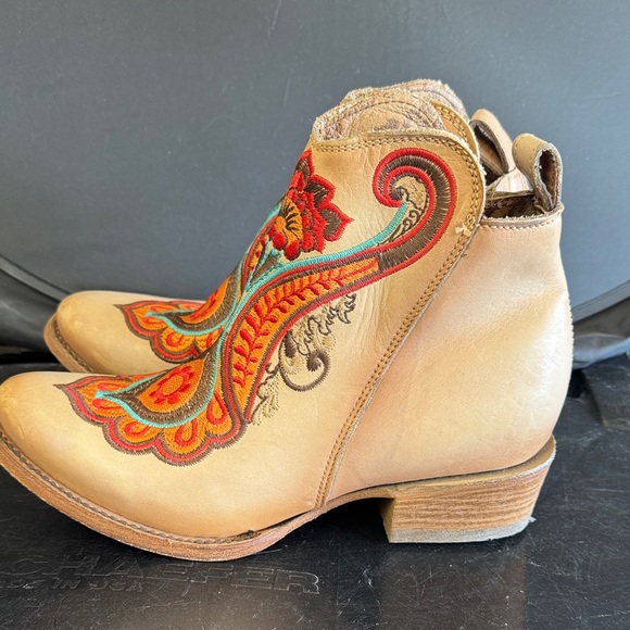Corral Shoes - Corral Multicolor Embroidered Ankle Boots